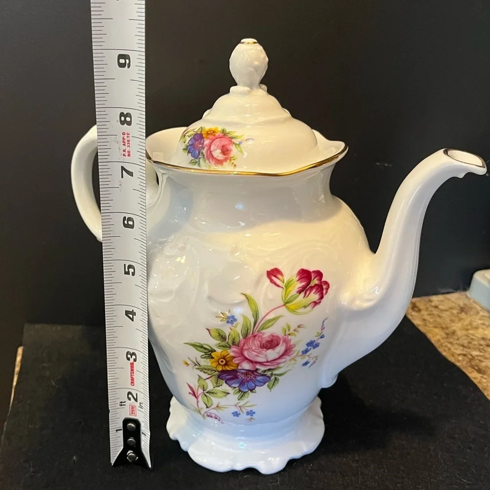 Vintage Royal Kent Floral White Porcelain Teapot Made in Poland 6 cup